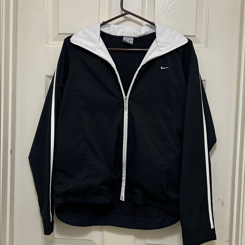 NIKE WOMENS ZIP UP JACKET M Black coat with white trim - looks brand new